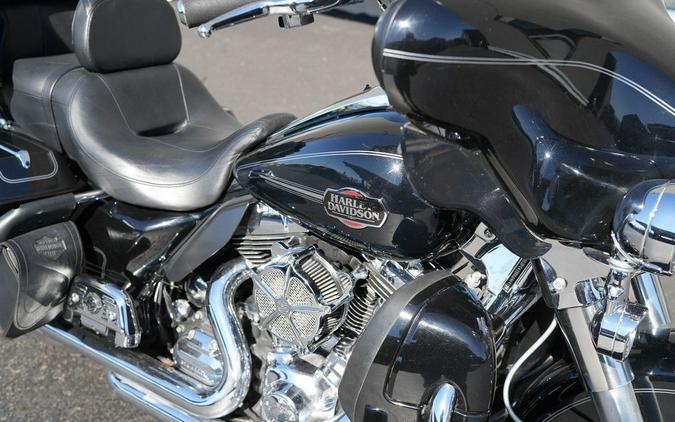 2011 Harley-Davidson FLHTCU - Ultra Classic Electra Glide