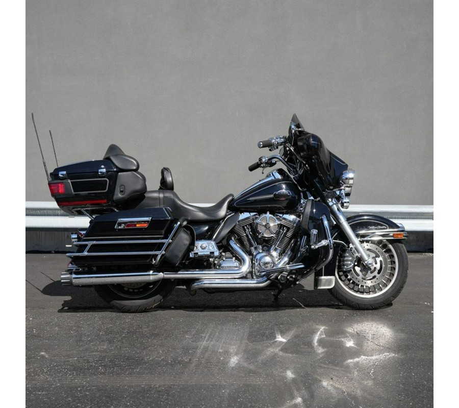 2011 Harley-Davidson FLHTCU - Ultra Classic Electra Glide
