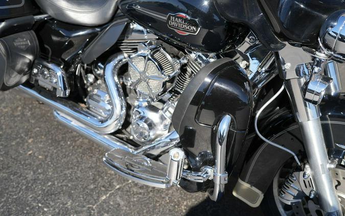 2011 Harley-Davidson FLHTCU - Ultra Classic Electra Glide