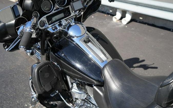 2011 Harley-Davidson FLHTCU - Ultra Classic Electra Glide