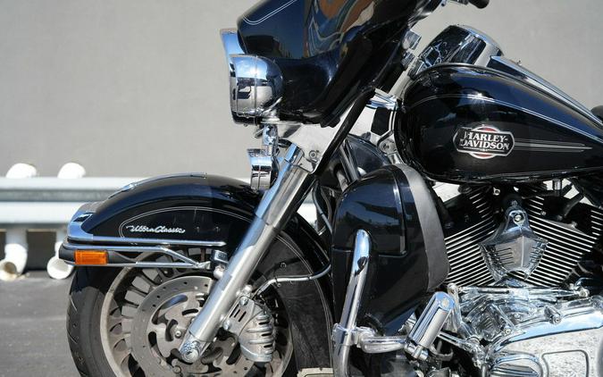 2011 Harley-Davidson FLHTCU - Ultra Classic Electra Glide