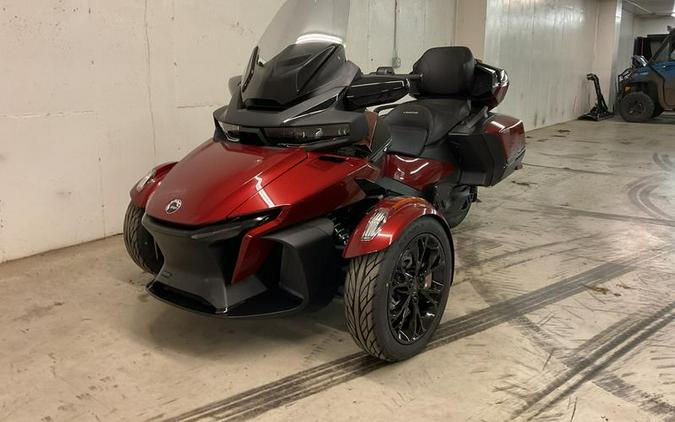 2024 Can-Am® Spyder RT Limited Dark Wheels