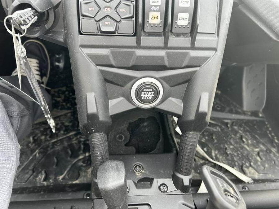 2026 Can-Am® Maverick X3 MAX DS Turbo RR Scandi Blue & Orange Crush