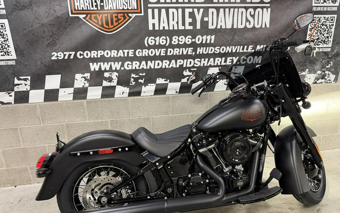 2026 Harley-Davidson® FLHD - Deadwood™