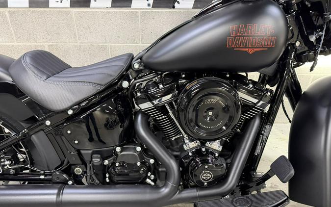 2026 Harley-Davidson® FLHD - Deadwood™