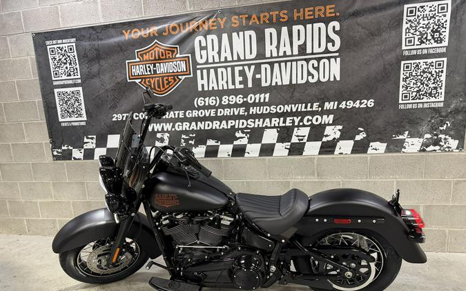 2026 Harley-Davidson® FLHD - Deadwood™