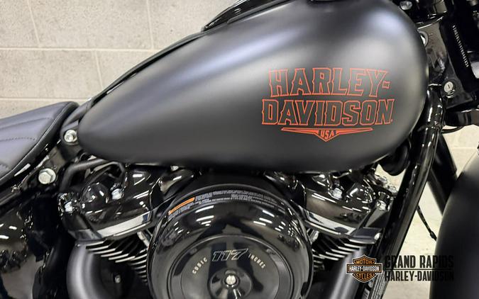 2026 Harley-Davidson® FLHD - Deadwood™
