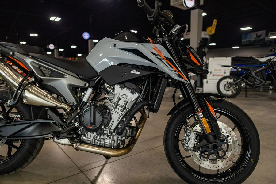 2024 KTM 790 Duke