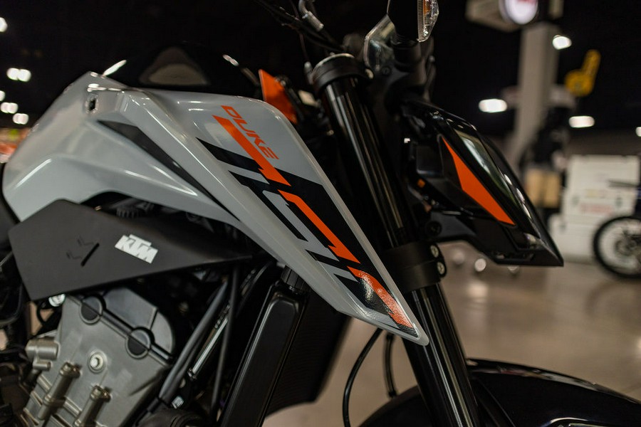 2024 KTM 790 Duke