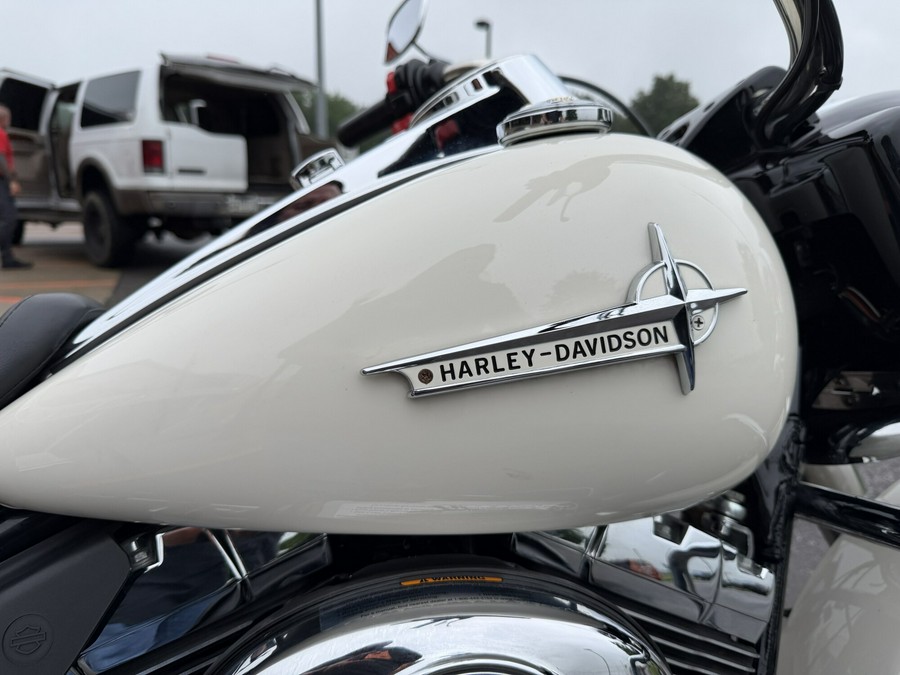 2008 Harley-Davidson® Police Road King® Birch White