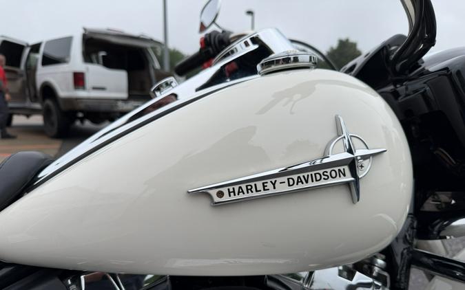 2008 Harley-Davidson® Police Road King® Birch White