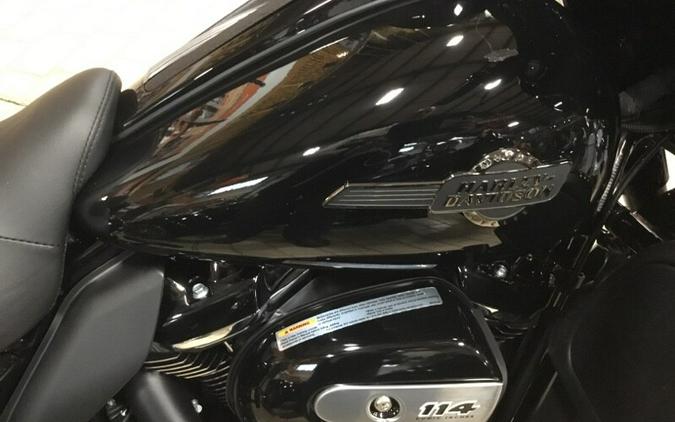 2024 Harley-Davidson® Ultra Limited Vivid Black