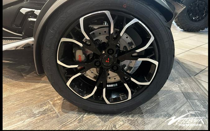 2024 Can-Am® Spyder RT Limited Platine Wheels