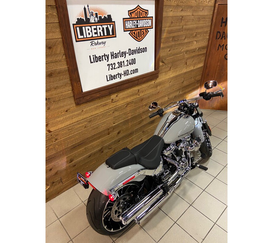 2024 Harley-Davidson® Breakout™ 117 Billiard Gray FXBR