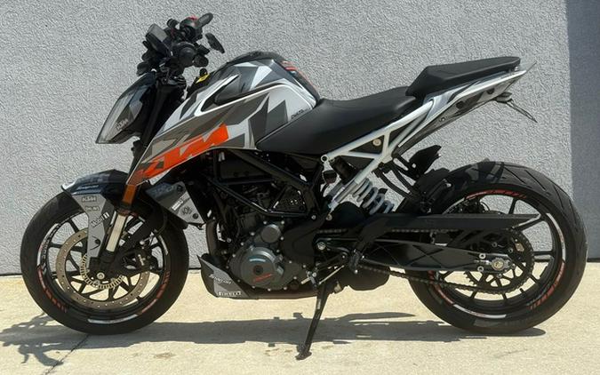 2022 KTM Duke 390