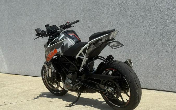 2022 KTM Duke 390