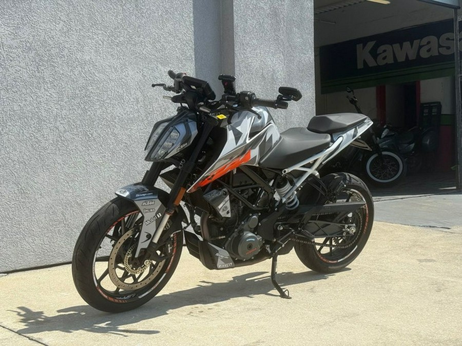 2022 KTM Duke 390