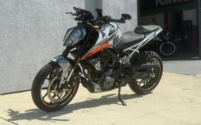 2022 KTM Duke 390