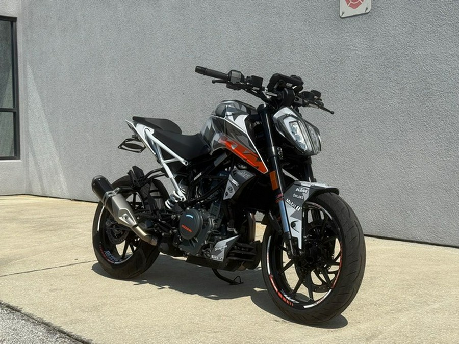 2022 KTM Duke 390