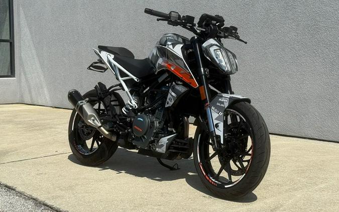 2022 KTM Duke 390