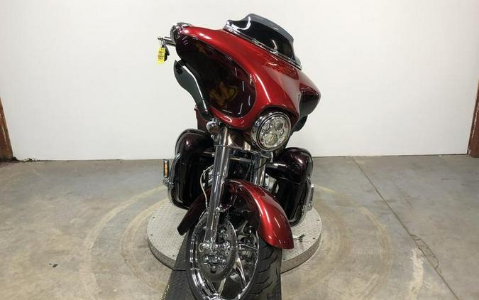 2012 Harley-Davidson® CVO Street Glide - FP8135