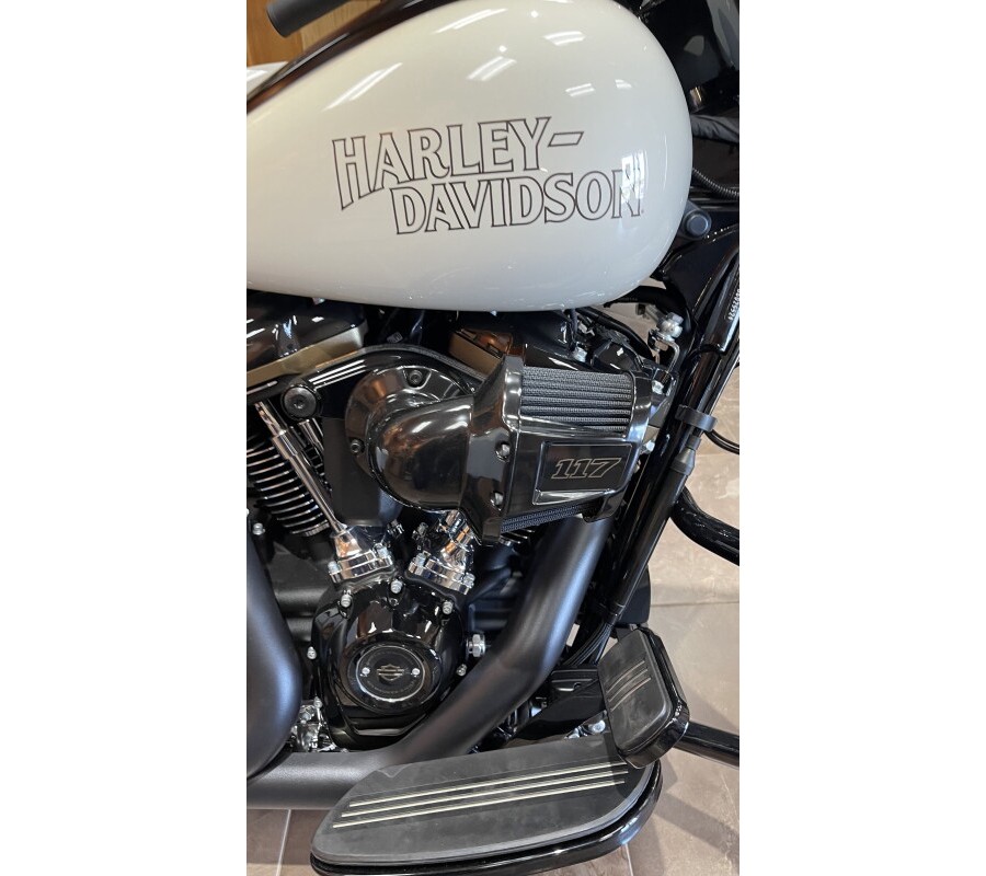 2023 Harley-Davidson Street Glide ST White Sand Pearl