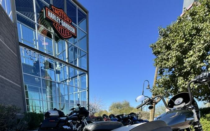 2025 Harley-Davidson® FXBB - Street Bob®