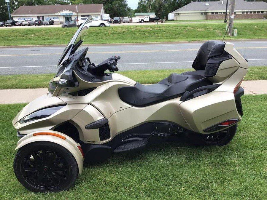 2018 Can-Am® Spyder® RT Limited Dark