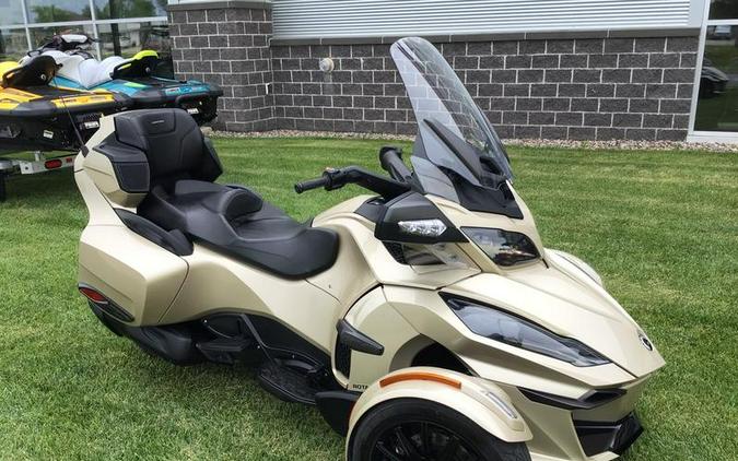 2018 Can-Am® Spyder® RT Limited Dark