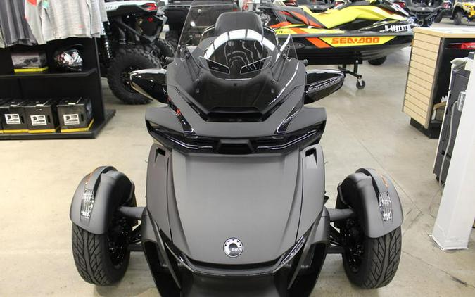 2023 Can-Am® Spyder RT Limited Dark Wheels