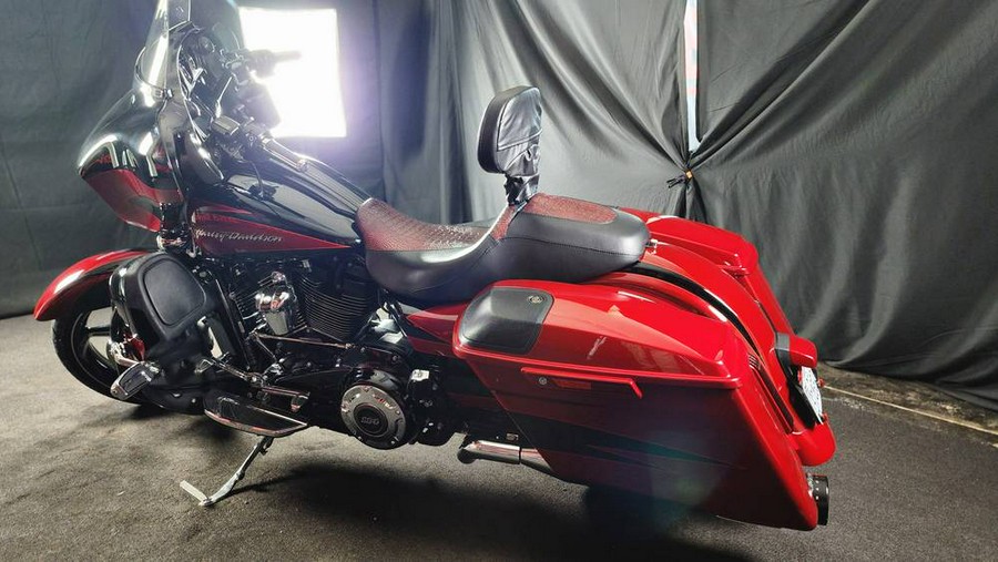2017 HARLEY-DAVIDSON CVO™ Street Glide® -- FLHXSE - C954762
