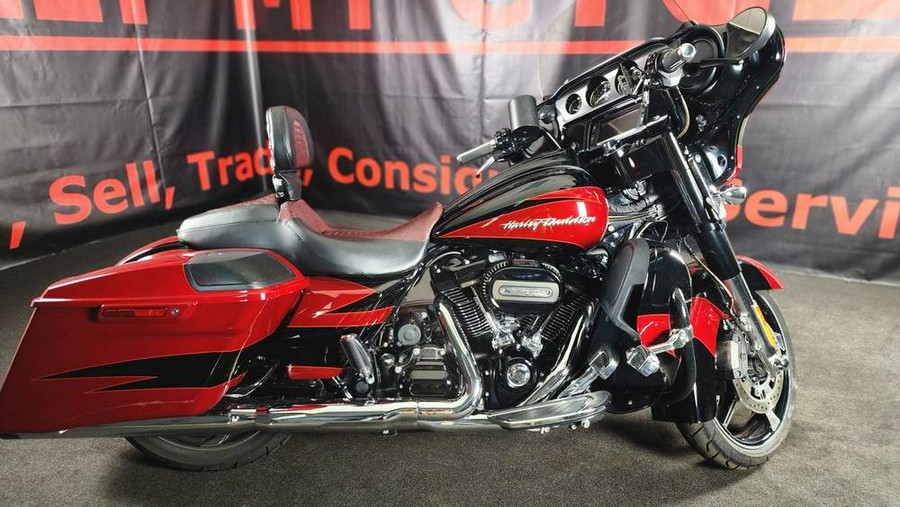 2017 HARLEY-DAVIDSON CVO™ Street Glide® -- FLHXSE - C954762