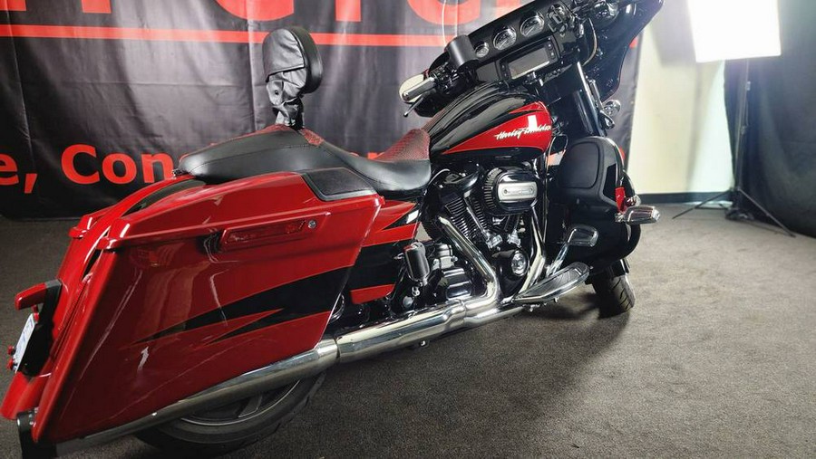 2017 HARLEY-DAVIDSON CVO™ Street Glide® -- FLHXSE - C954762