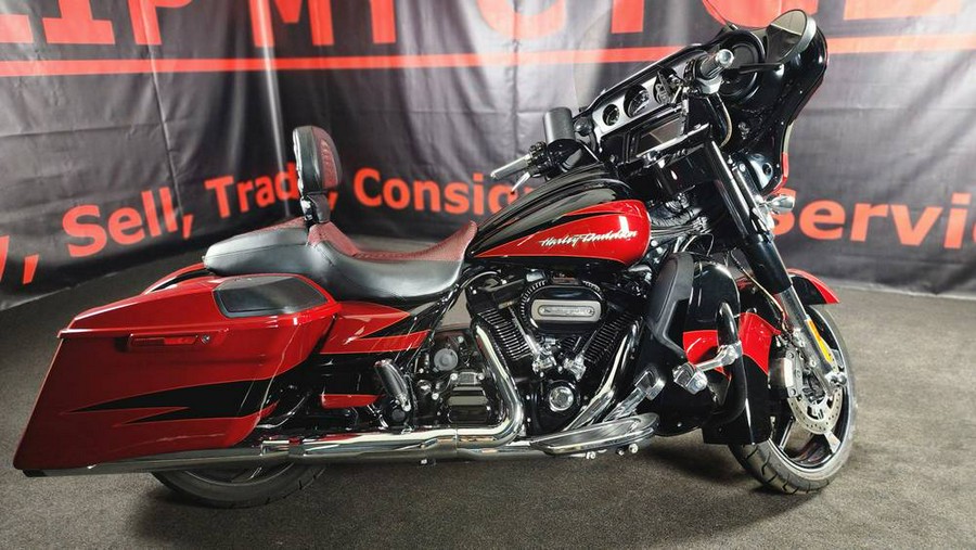 2017 HARLEY-DAVIDSON CVO™ Street Glide® -- FLHXSE - C954762