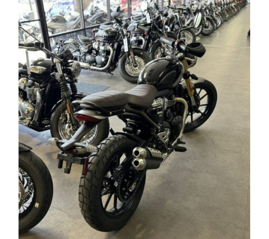 2025 Triumph Scrambler 400 X Phantom Black / Silver Ice
