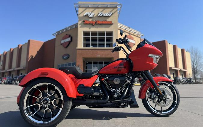 2026 Harley-Davidson® FLTRT Road Glide 3 Blood Orange