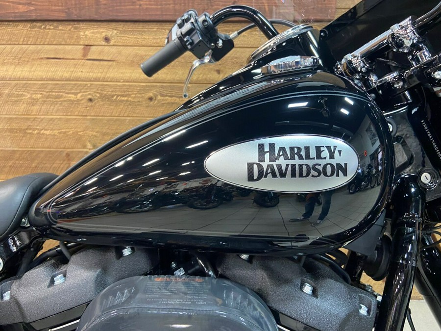 2024 Harley-Davidson Heritage Classic Vivid Black FLHCS