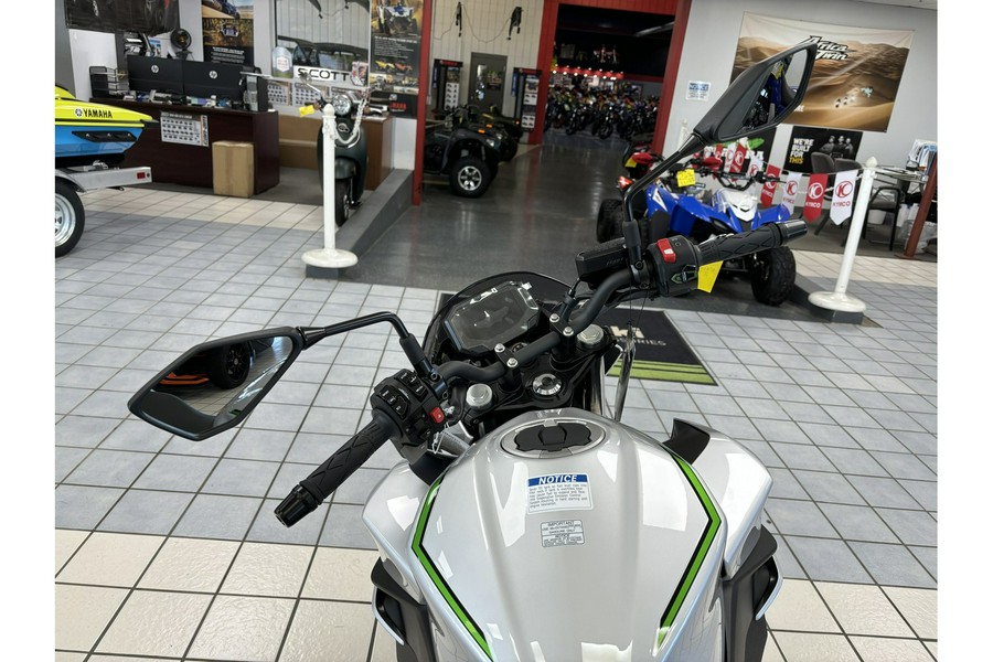 2024 Kawasaki Z7 HYBRID ABS