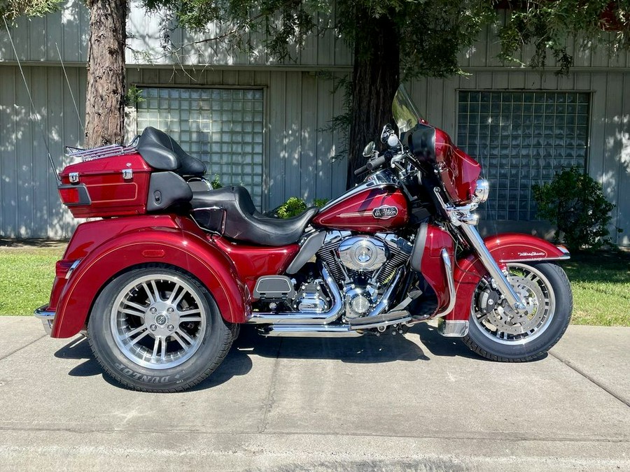 2010 Harley-Davidson® FLHTCUTG - Tri Glide® Ultra Classic®