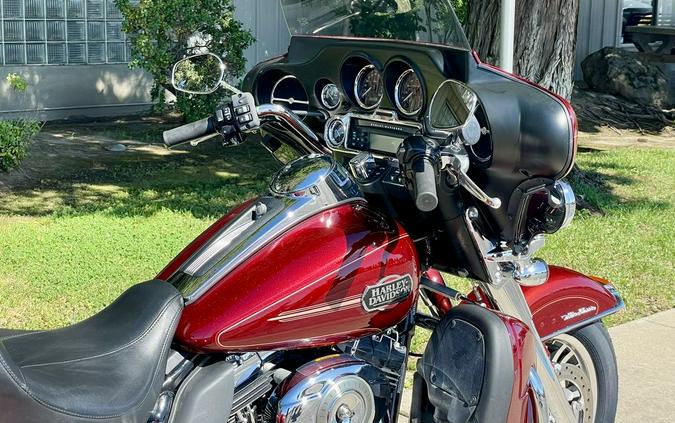 2010 Harley-Davidson® FLHTCUTG - Tri Glide® Ultra Classic®