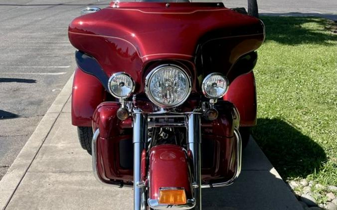 2010 Harley-Davidson® FLHTCUTG - Tri Glide® Ultra Classic®