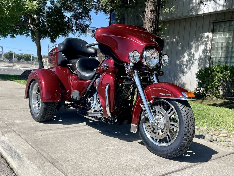 2010 Harley-Davidson® FLHTCUTG - Tri Glide® Ultra Classic®