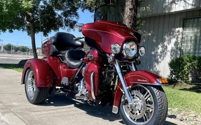 2010 Harley-Davidson® FLHTCUTG - Tri Glide® Ultra Classic®