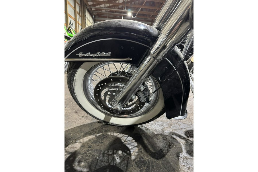 2010 Harley-Davidson® Softail® Heritage Softail® Classic