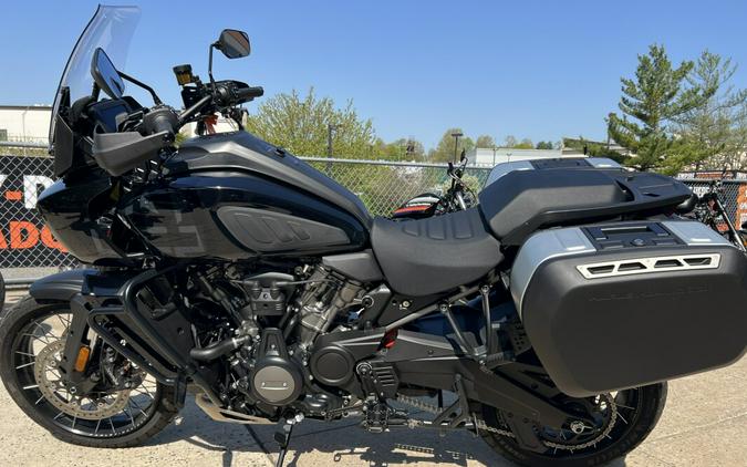 2022 Harley-Davidson Pan America™ 1250 Special Black