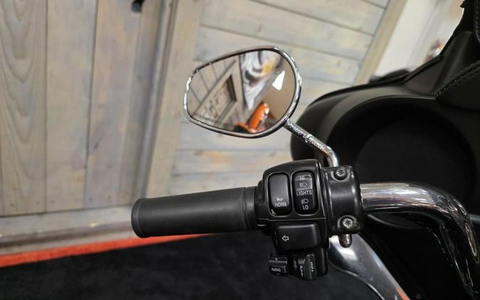 2012 Harley-Davidson Touring FLHTCU - Electra Glide Ultra Classic