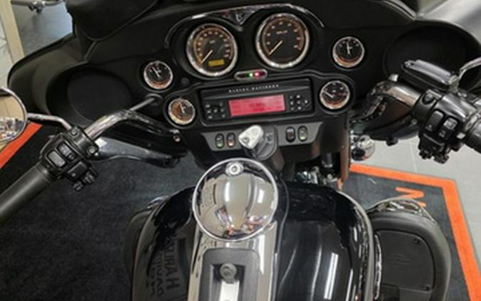 2012 Harley-Davidson Touring FLHTCU - Electra Glide Ultra Classic