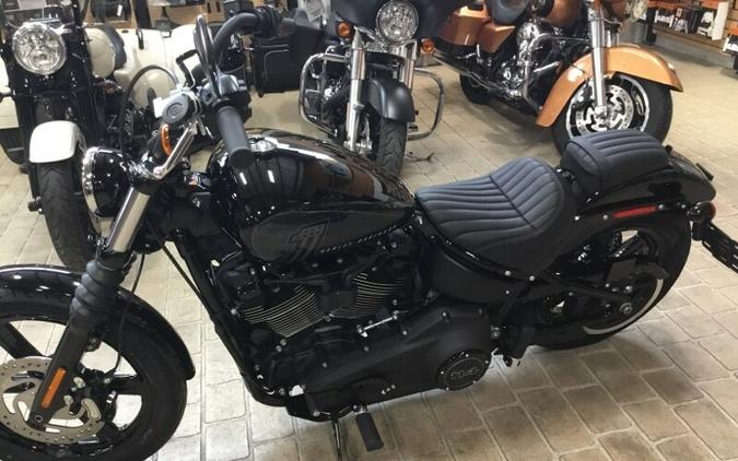 2024 Harley-Davidson® Street Bob® 114 Vivid Black (Black Finish w/Cast Wheels)