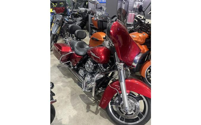 2012 STREET GLIDE - Harley-Davidson®