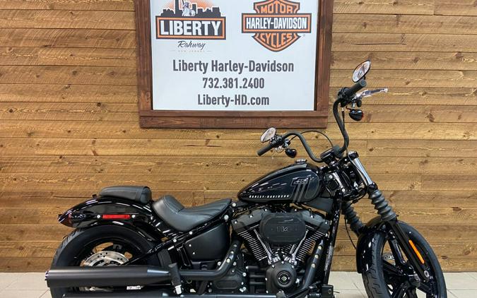 2024 Harley-Davidson® Street Bob® 114 Vivid Black FXBBS